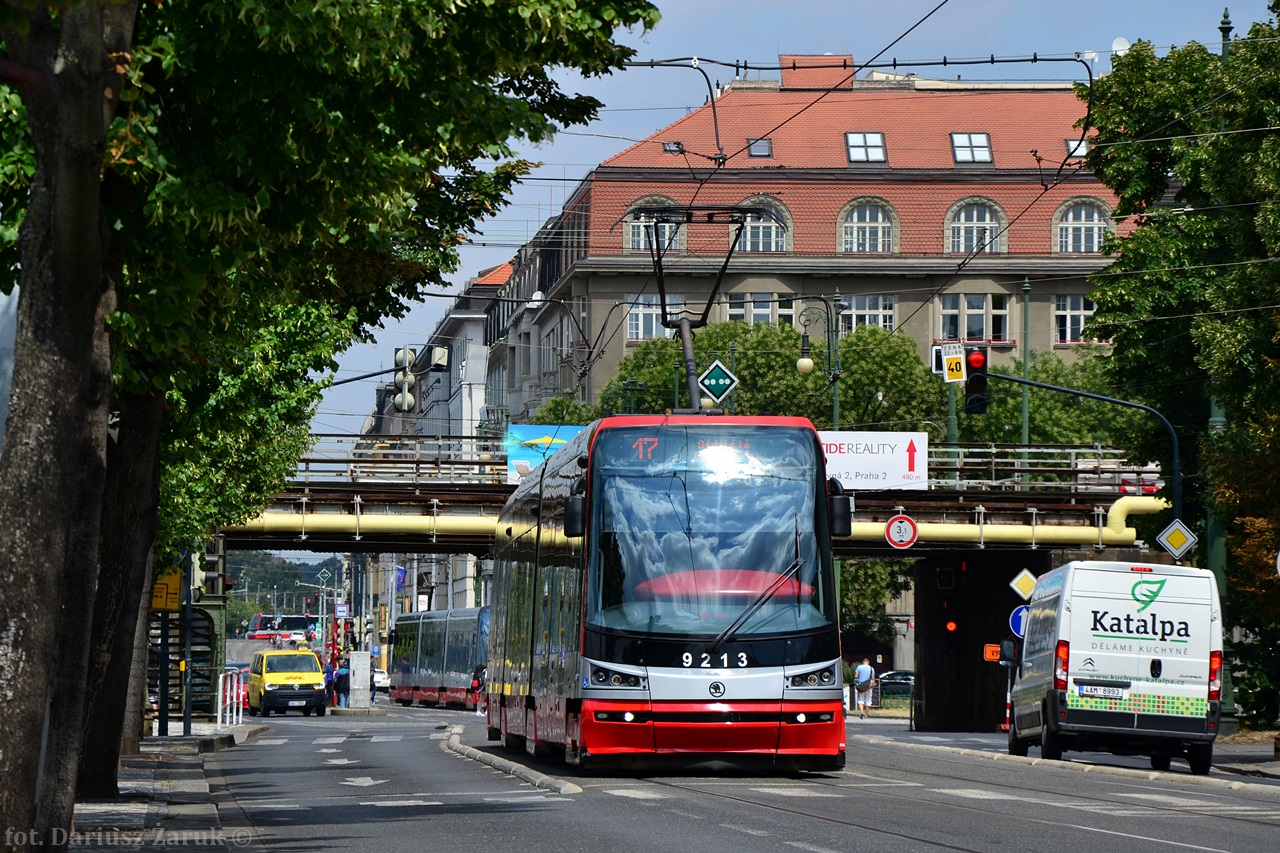 Škoda 15T Praha #9213