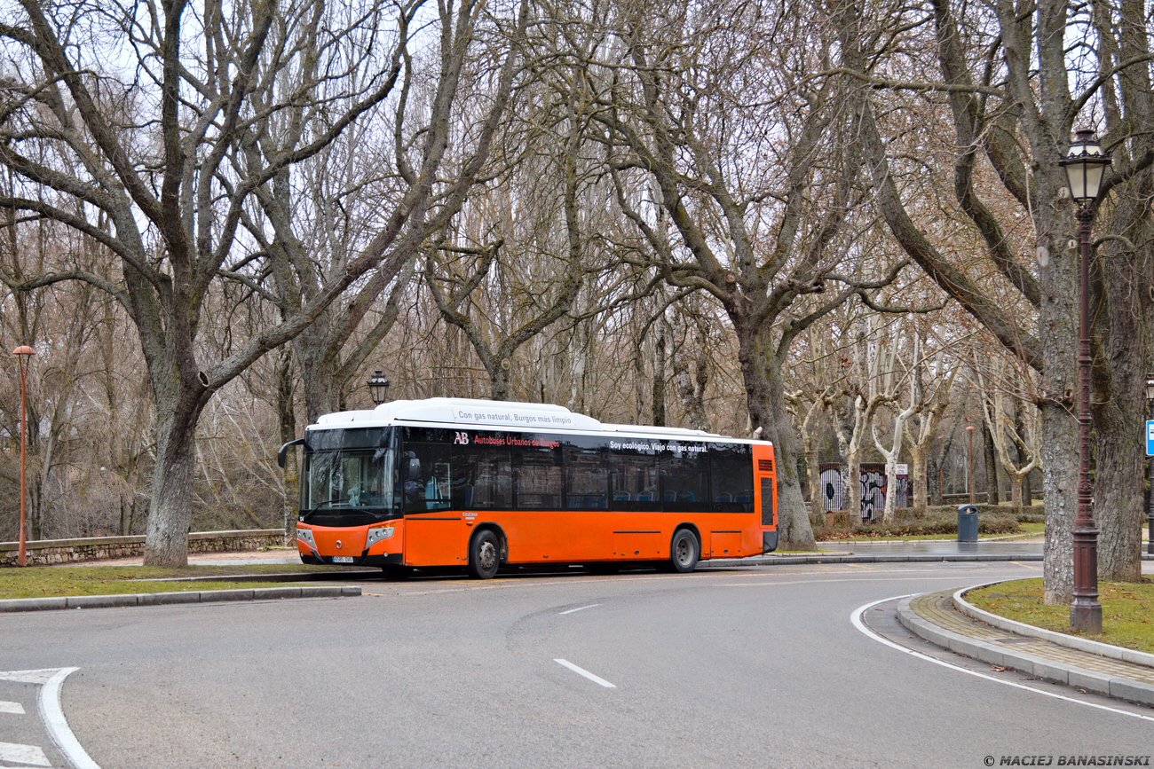 Irisbus 491E.12.27 / Castrosua Versus 12M GNC #134