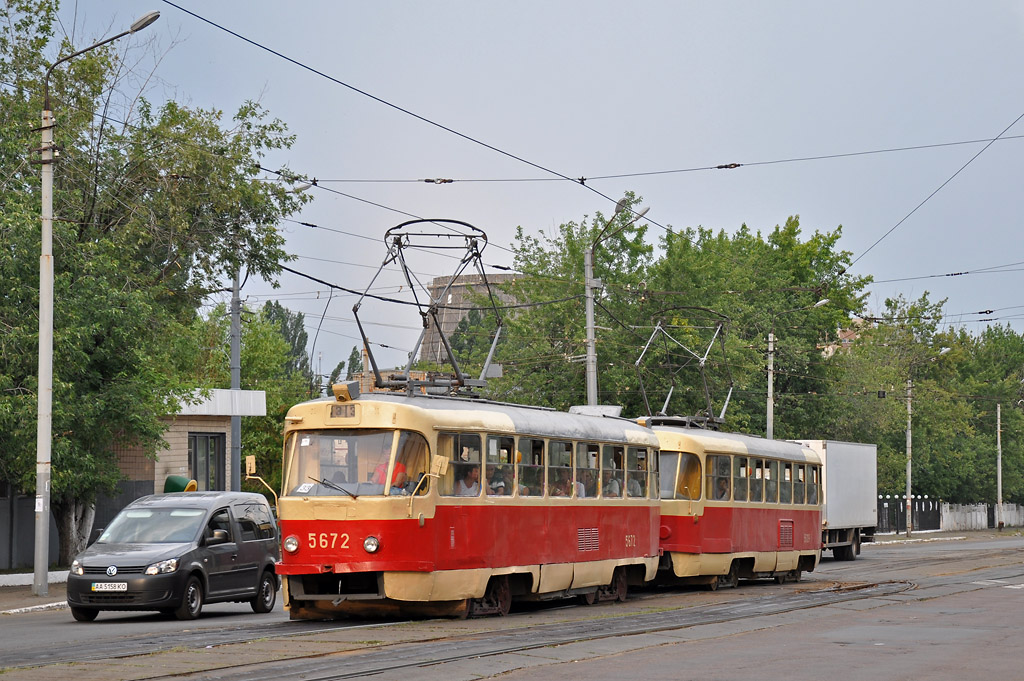 Tatra T3SU #5672