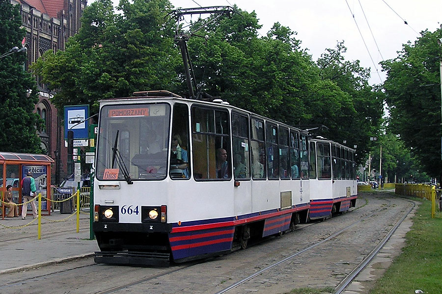 Konstal 105N #664