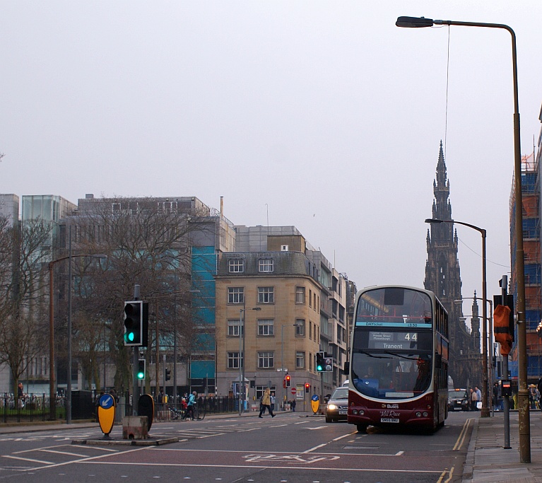 Volvo B7TL / Wright Eclipse Gemini #737