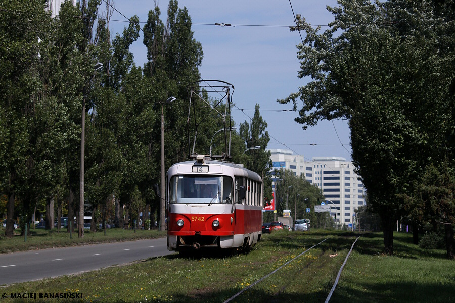 Tatra T3SU #5742