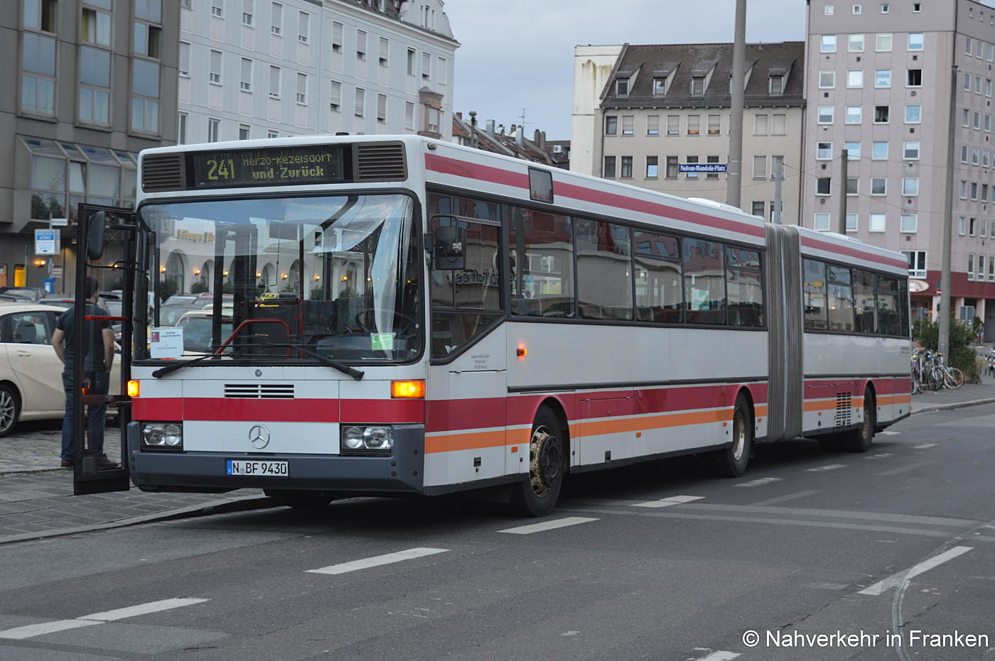 Mercedes-Benz O405G #N-BF 9430