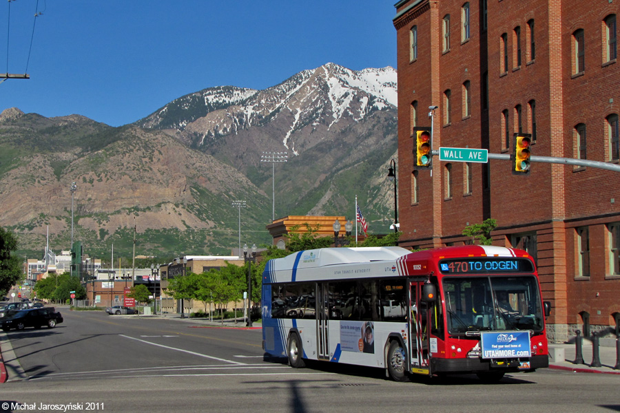 Gillig BRT Hybrid LF 40' #10052