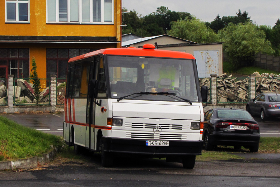 Mercedes-Benz 811 D / Trouillet Castilla #RKR 62HE