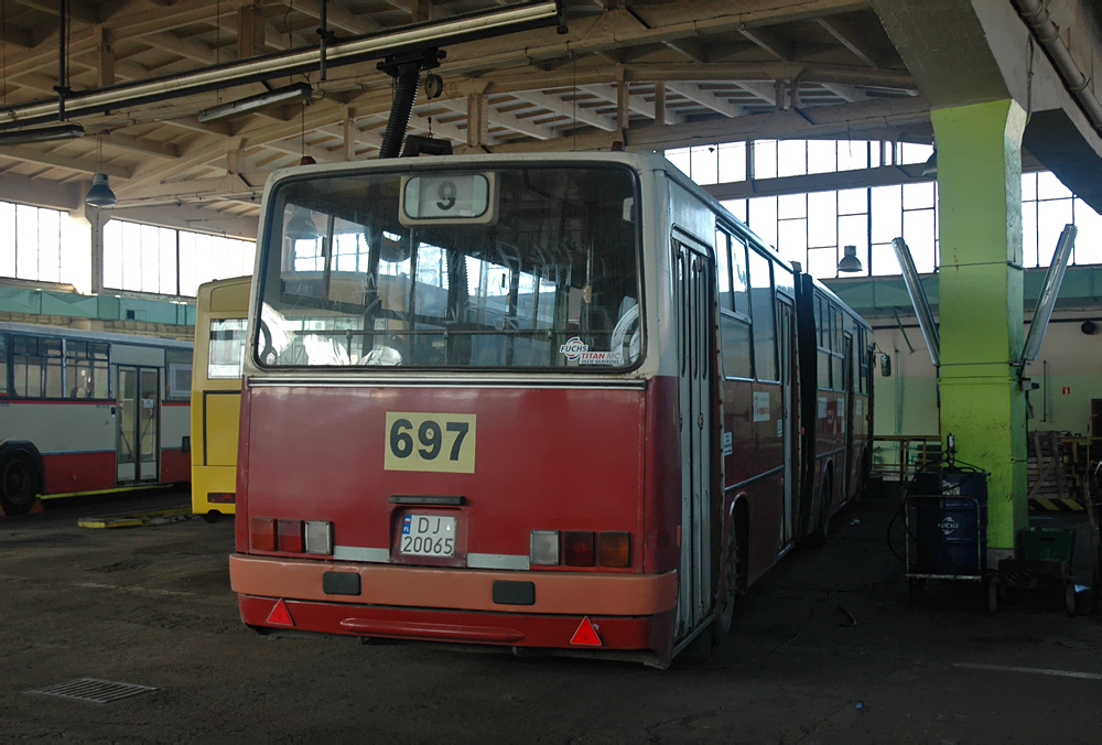 Ikarus 280.26 #697