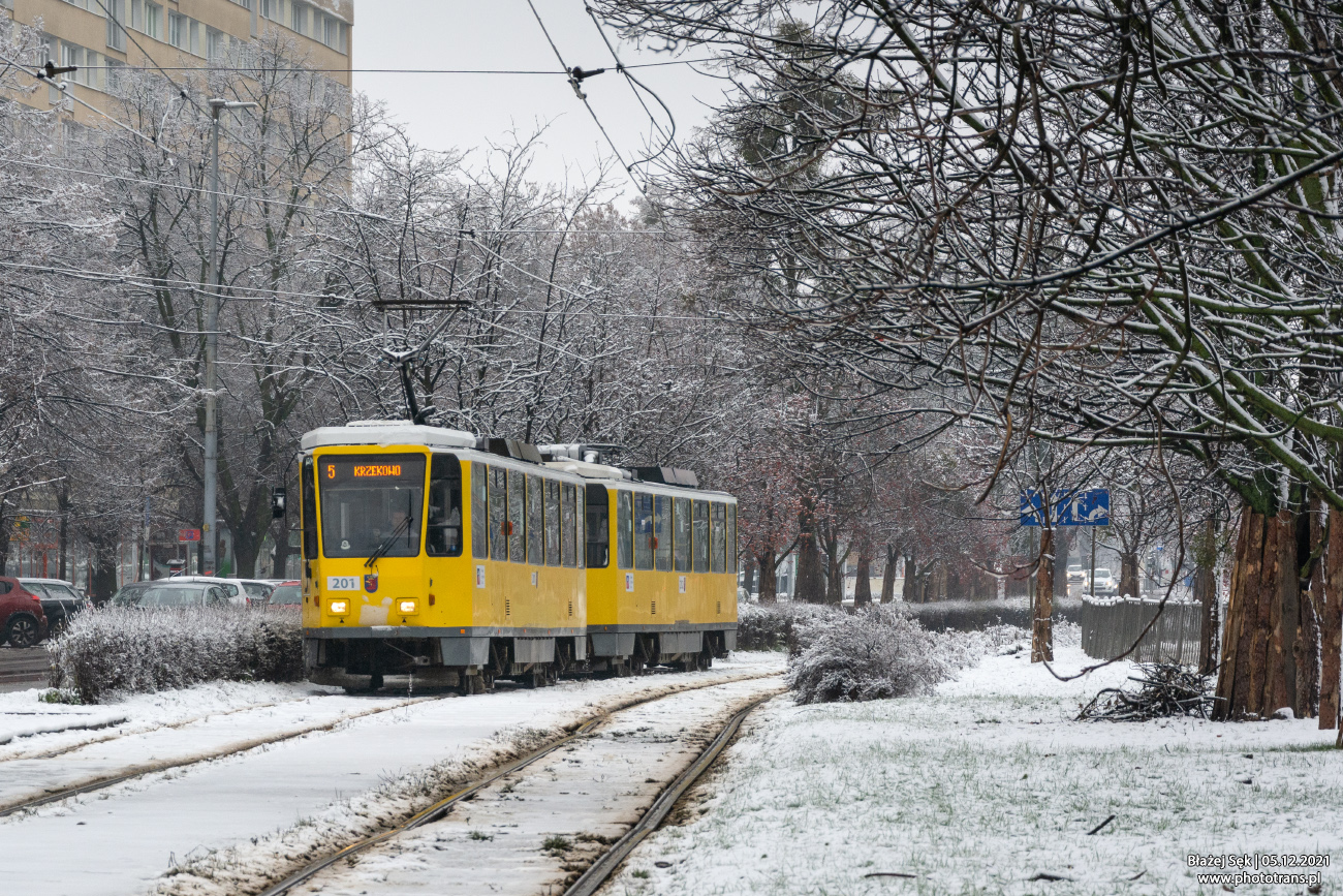 Tatra T6A2M #201