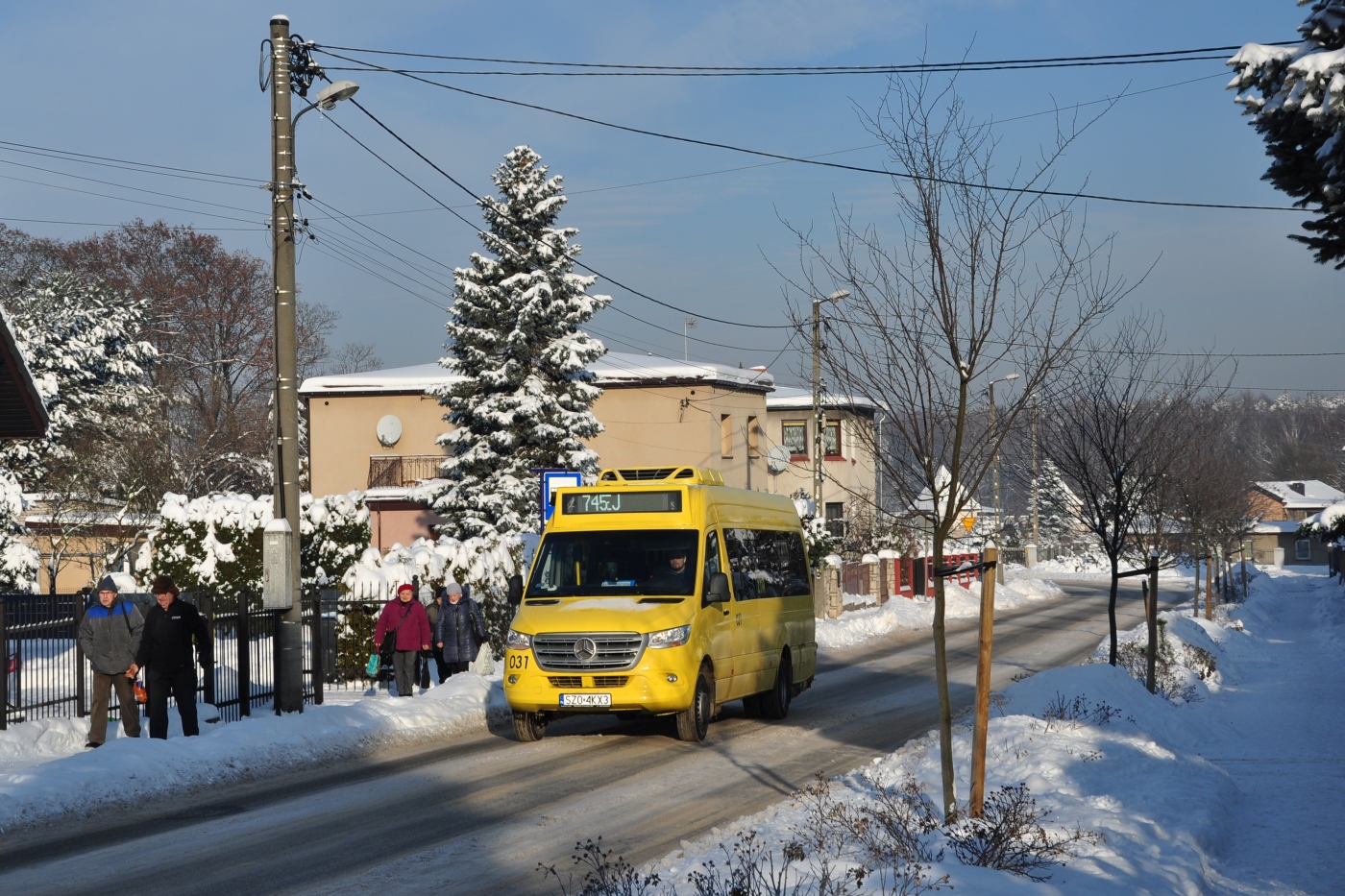 Mercedes-Benz 519 CDI / Aveuro #031