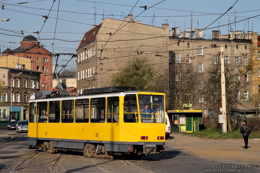 Tatra T6A2D #1211