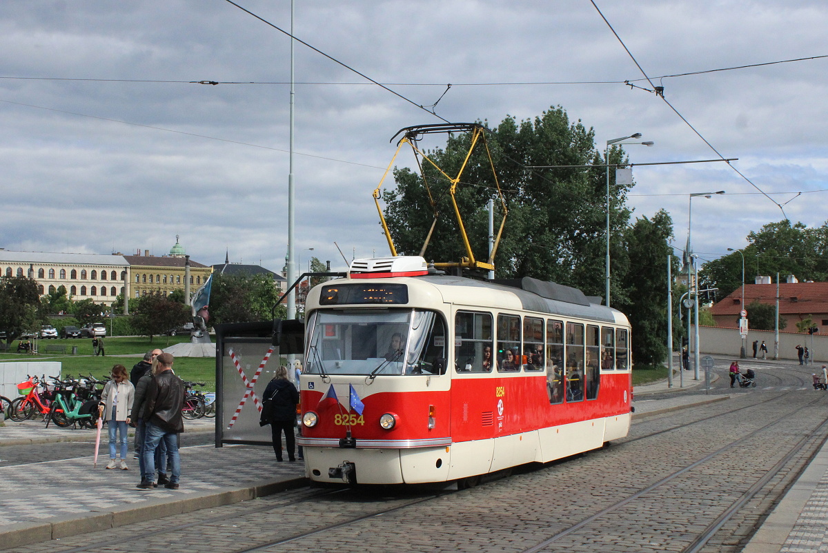 Tatra T3R.PLF #8254